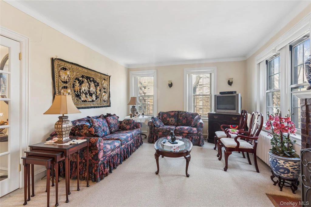 150 Burns Street # 3f, Forest Hills