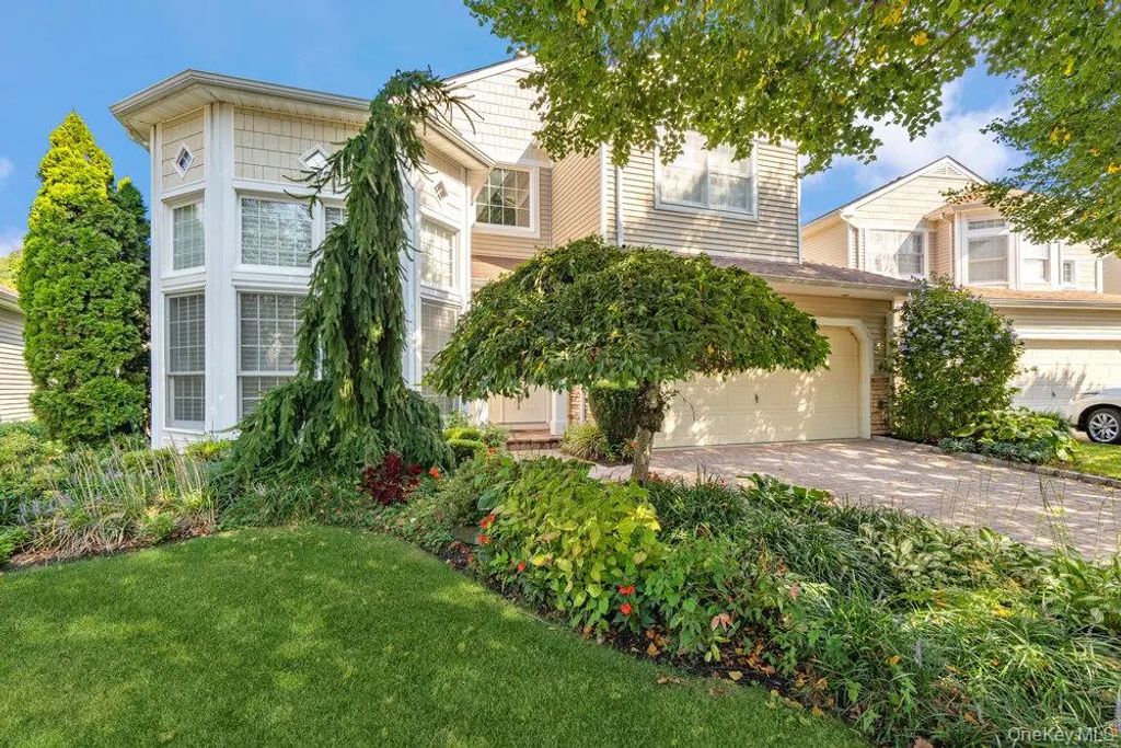 11 Bayview Drive, Plainview