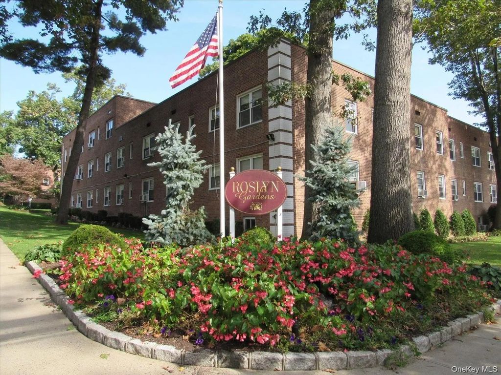 14 Edwards Street # 2a, Roslyn