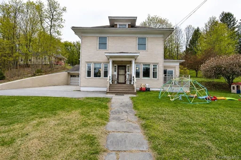 278 S Main Street, Liberty
