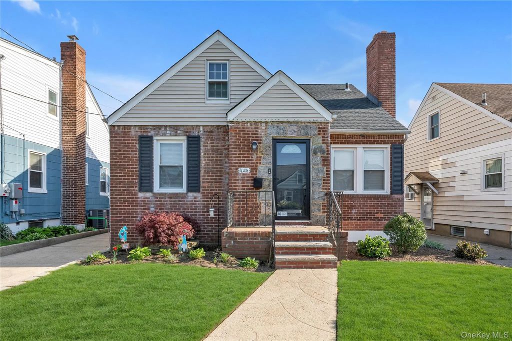 1125 Esther Street, Franklin Square