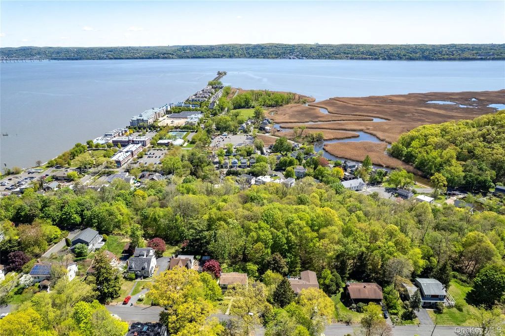 2 Hartz Terrace, Piermont