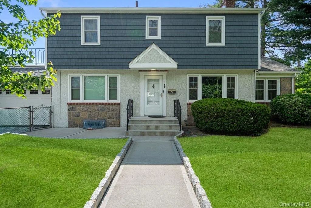 165 Linmouth Road, Malverne