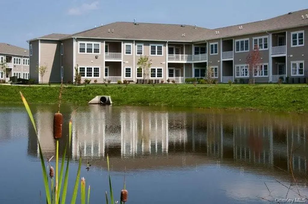 503 Bluestone Court # 208, Maybrook