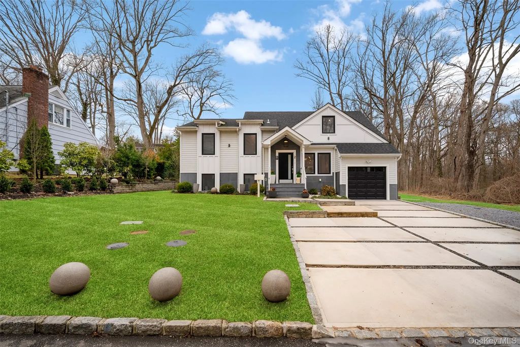 2 Hewlett Place, Great Neck