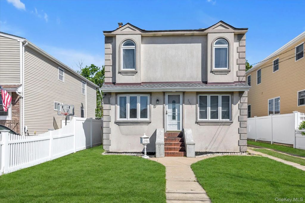 2457 Williams Court, Bellmore