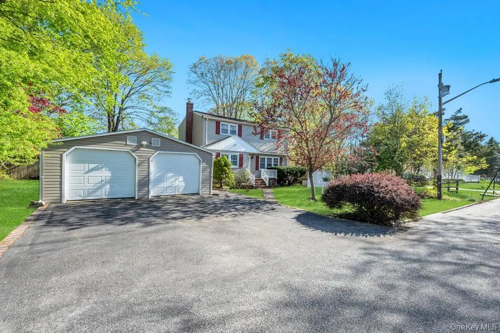 64 Spar Drive, Mastic Beach