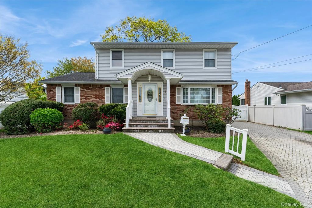 2 2nd Avenue, Farmingdale