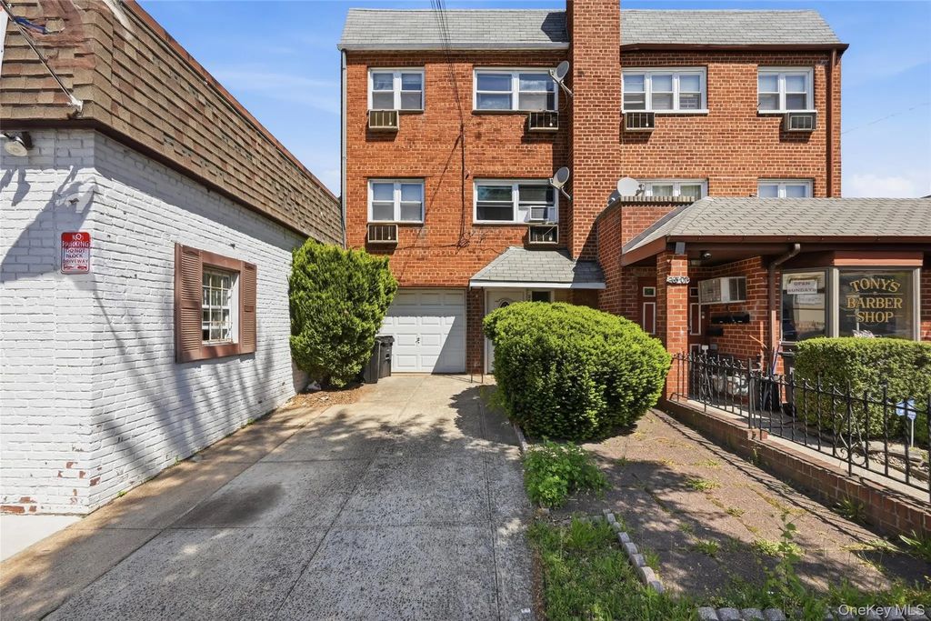 26505 Hillside Avenue, Floral Park