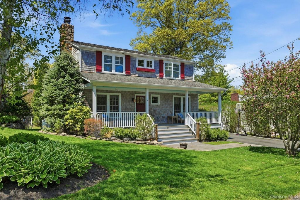 200 Grant Street, Centerport