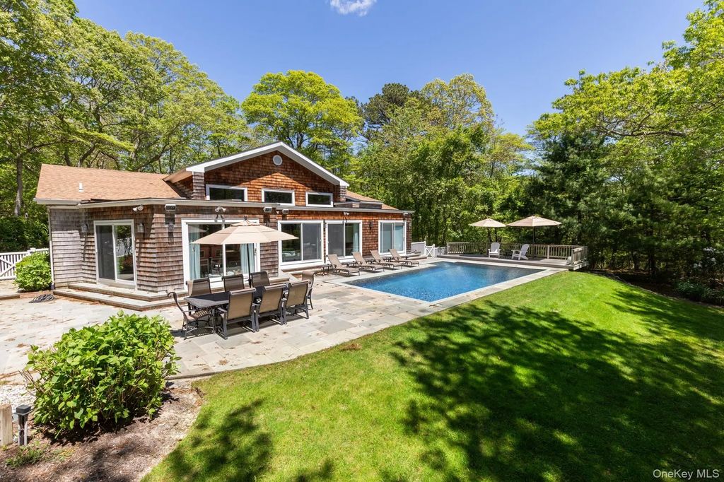 4 Lakewood Lane, Quogue