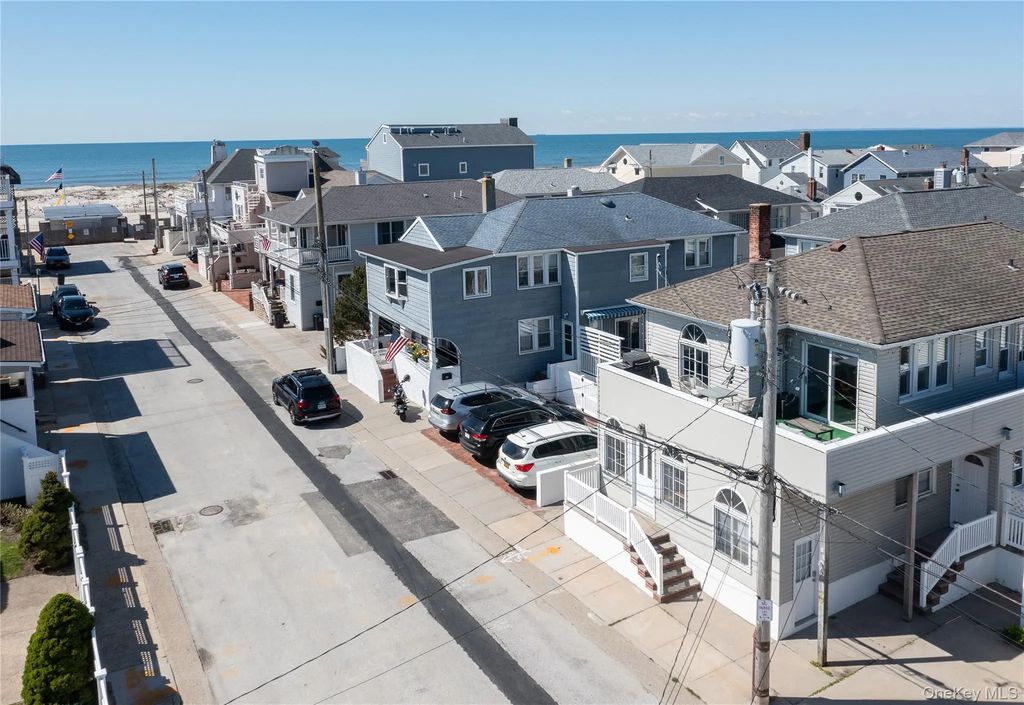 39 Troy Avenue, East Atlantic Beach