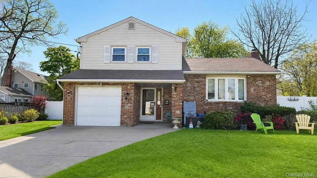 42 Kenwood Avenue, Massapequa