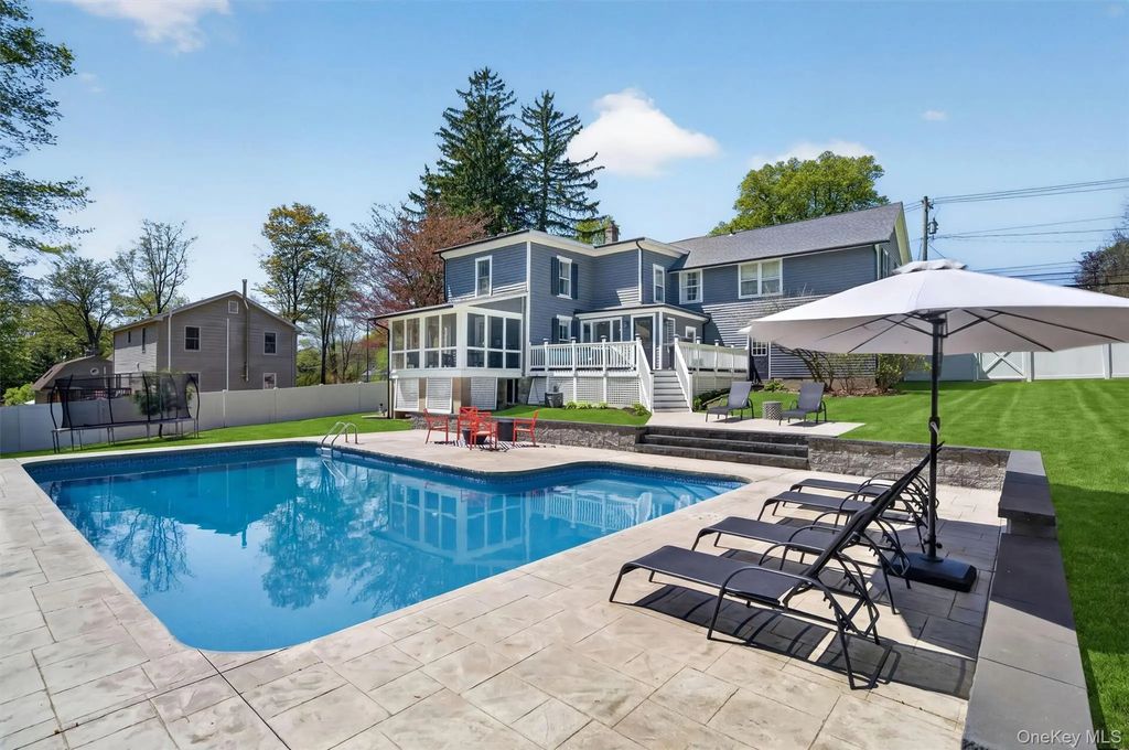 88 Maple Avenue, Warwick