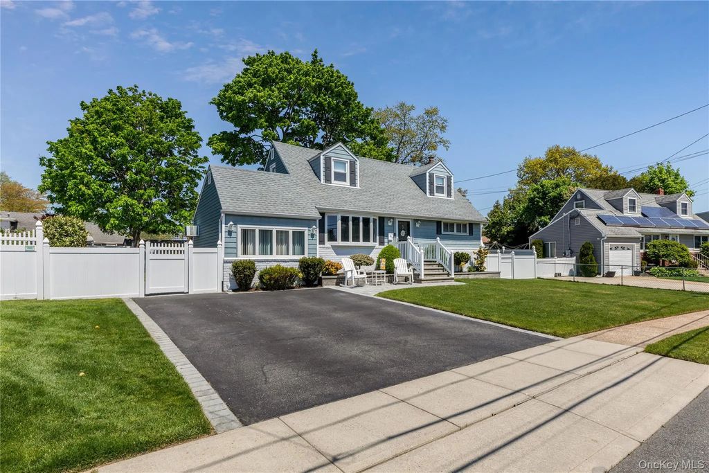 317 Oconnor Road, North Babylon
