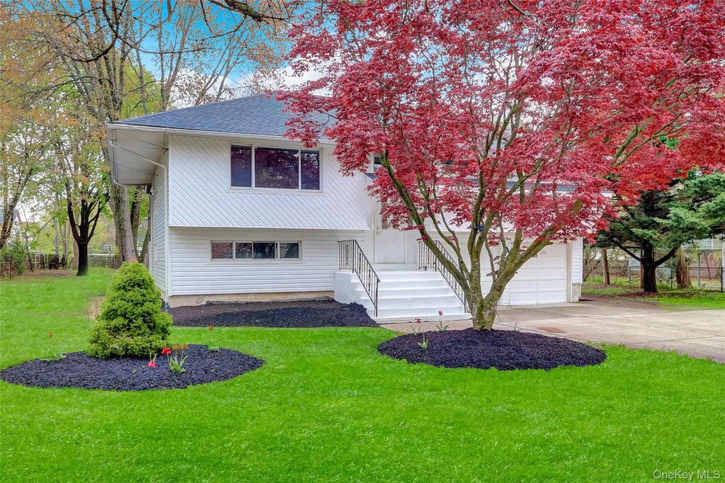 256 Vanderbilt Avenue, Brentwood