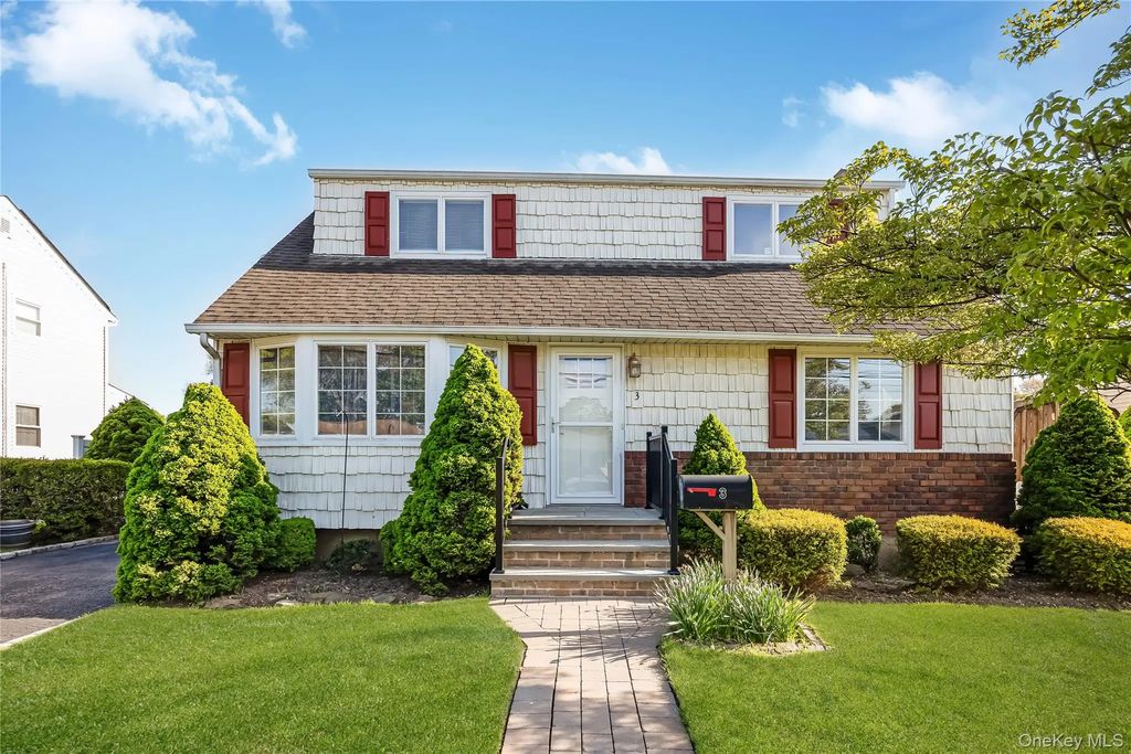 3 6th Avenue, Farmingdale