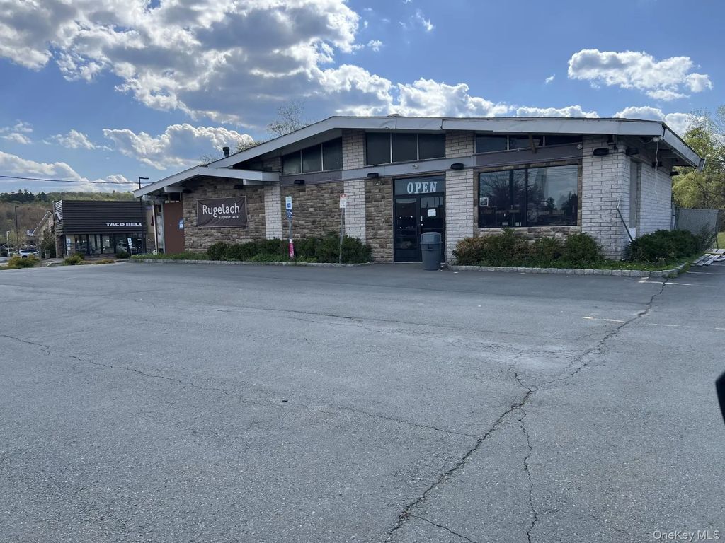 4437 State Route 42, Monticello