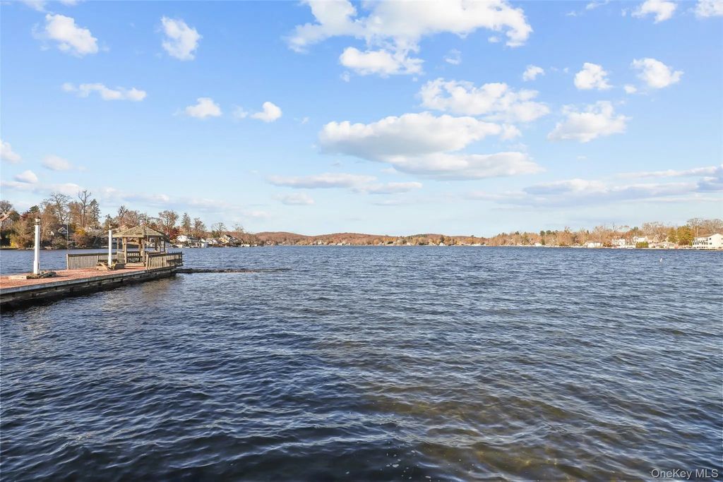 4 Marina Drive # N4, Mahopac