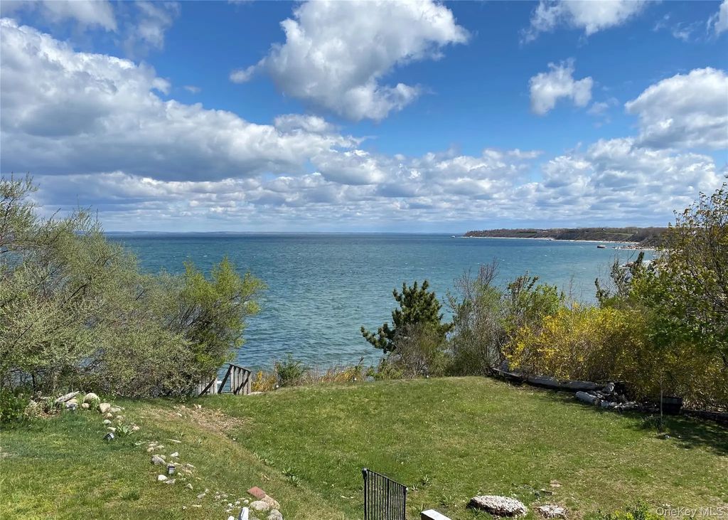 100 Sound Drive, Greenport