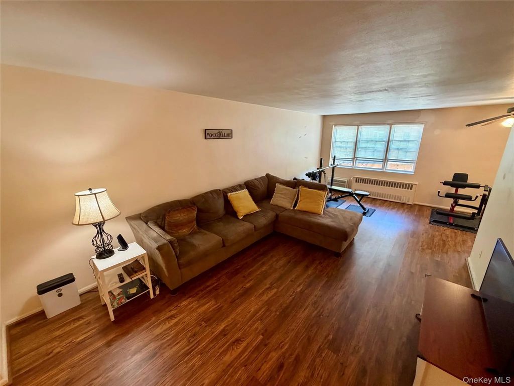 151-35 84th Street # 2j, Howard Beach