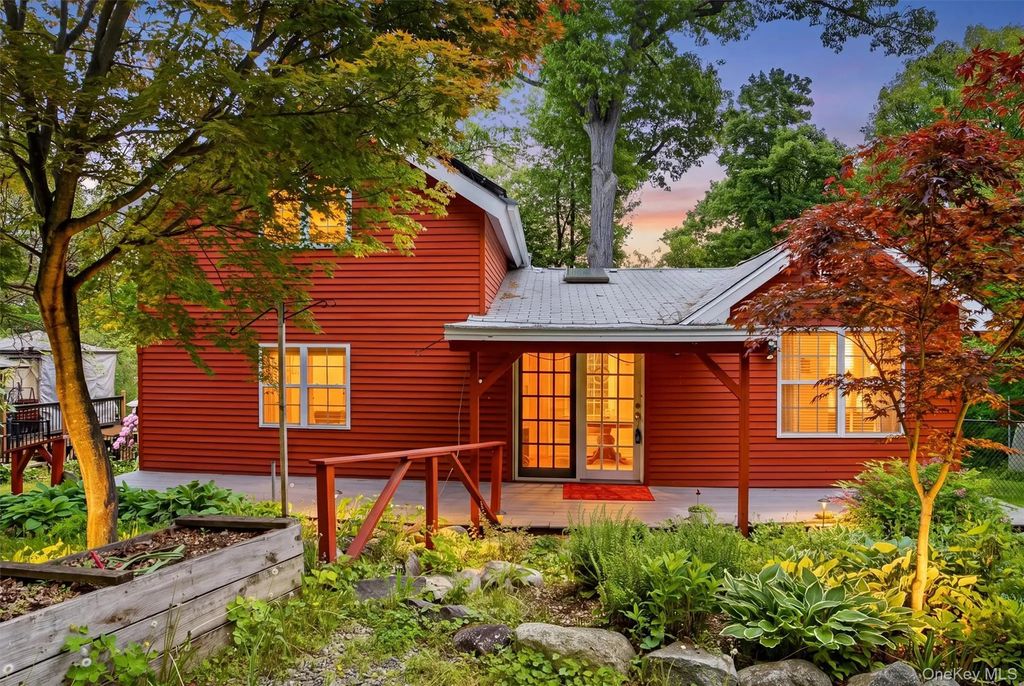 37 Hollowbrook Lane, Cortlandt Manor