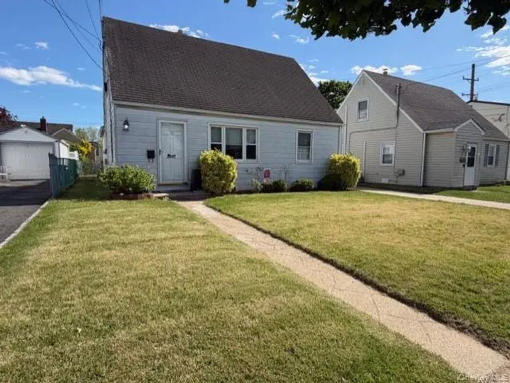 10 Ivy Place, Valley Stream