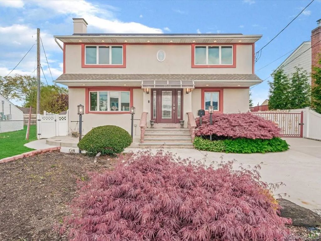 2510 2nd Avenue, East Meadow
