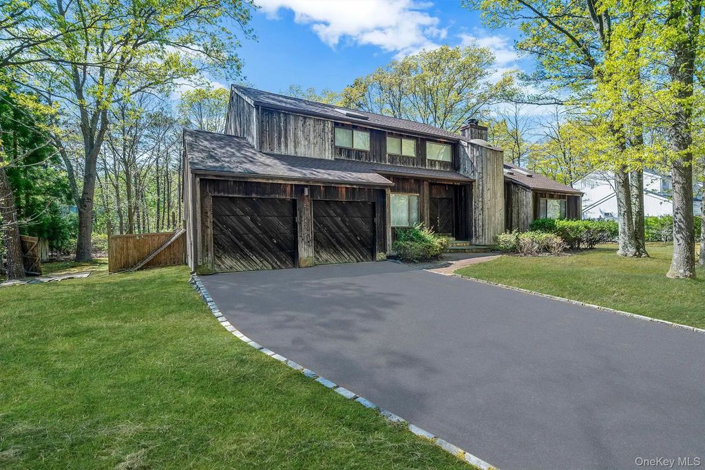 10 Lily Drive, South Setauket