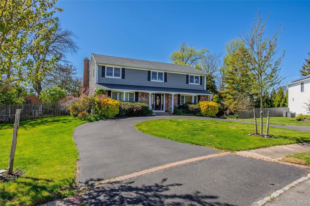 80 Palmer Drive, Sayville