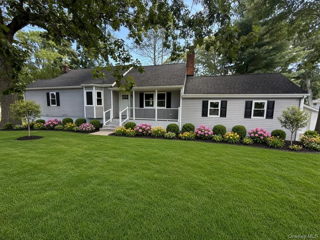101 Rustic Road, Centereach