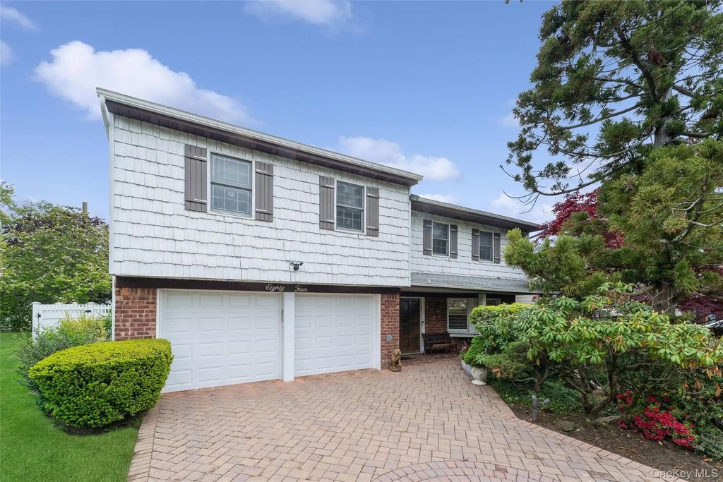 84 Nottingham Road, Manhasset Hills