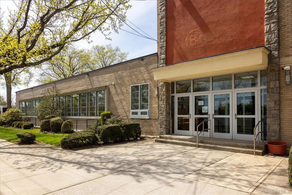 71-64 168th Street, Fresh Meadows