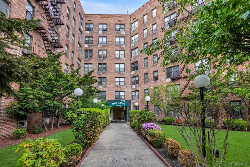 100-25 Queens Boulevard # 6e, Forest Hills