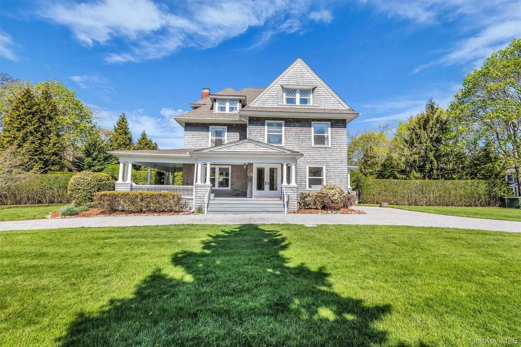 64 S Howells Point Road, Bellport Village