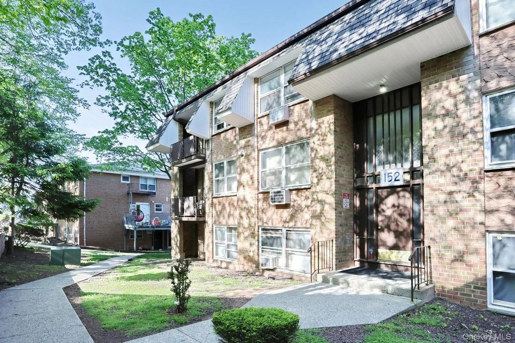 152 Kearsing Parkway # E, Monsey