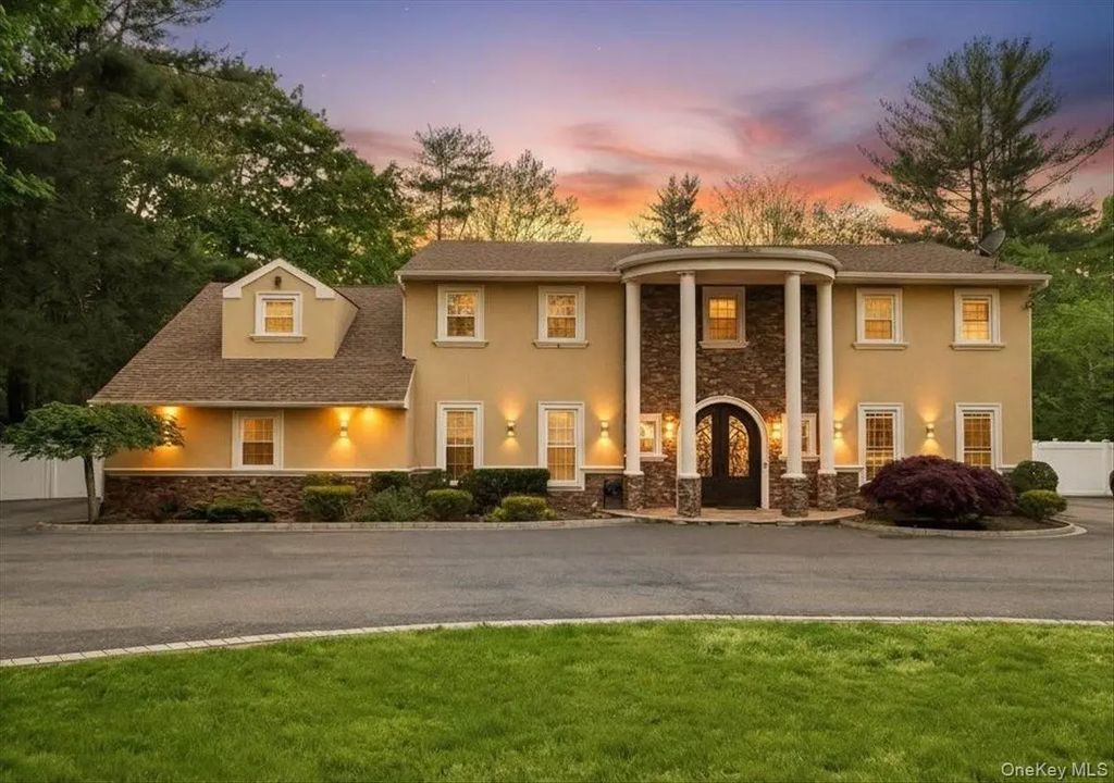 626 Caledonia Road, Dix Hills