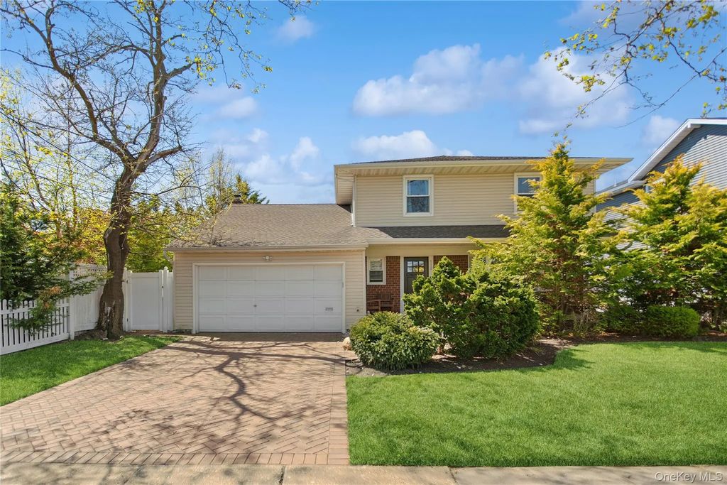 112 Ivy Lane, Lido Beach