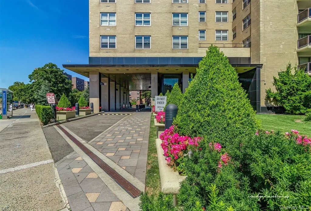 110-11 Queens Boulevard # 6m, Forest Hills