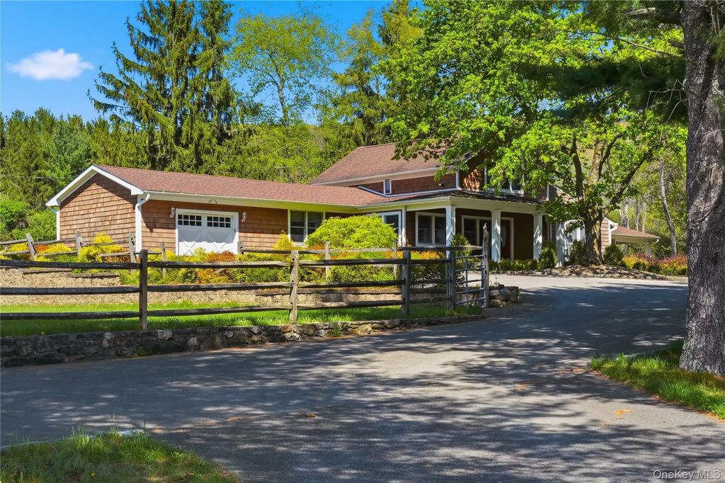 234 Hynes Road, Poughquag