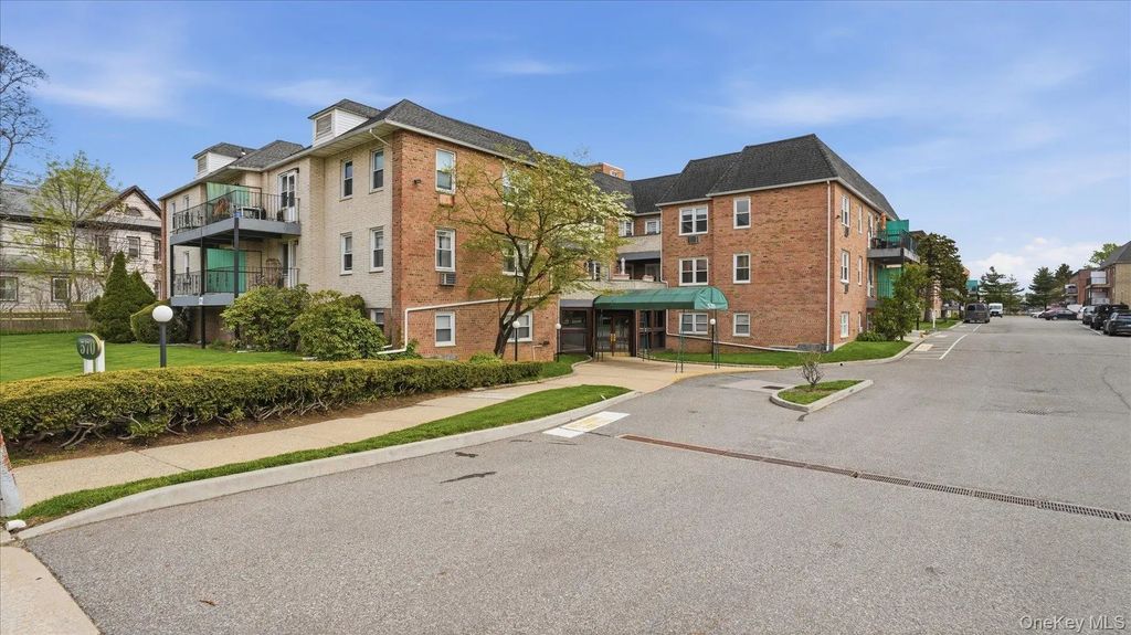 570 Broadway A9, Lynbrook