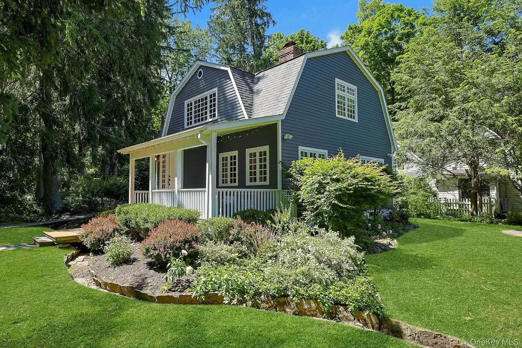 65 Douglas Road, Chappaqua