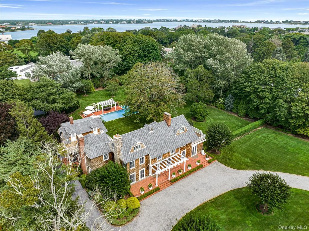 92 Beach Lane, Westhampton Beach