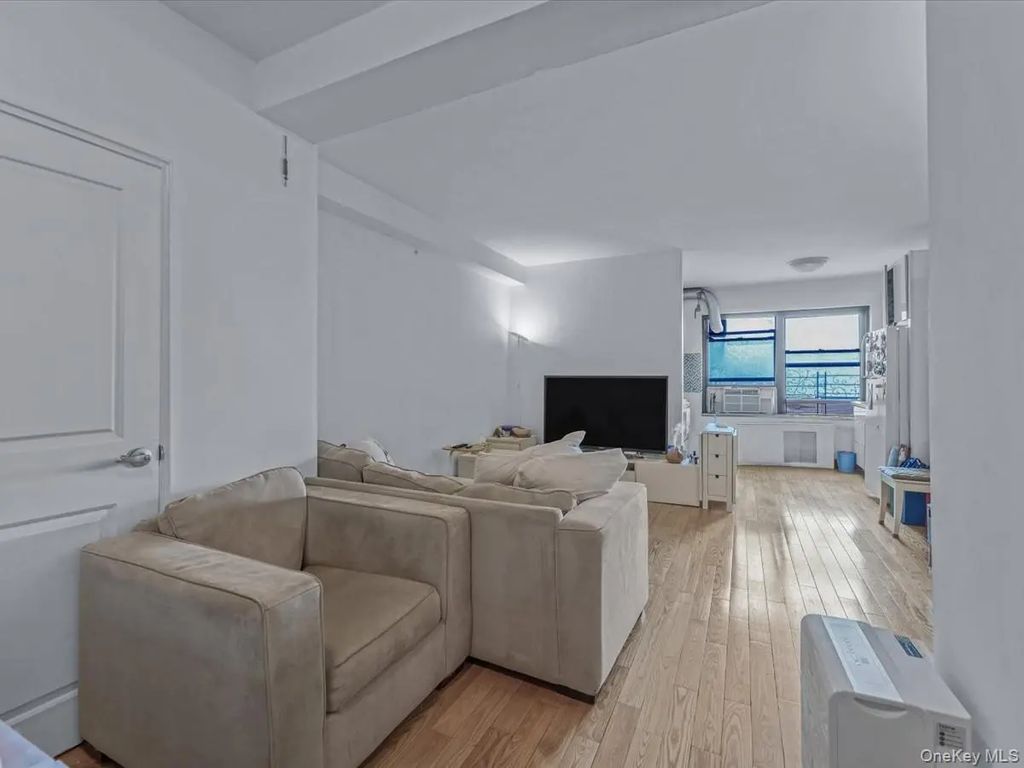 9905 63rd Drive # 7r, Rego Park