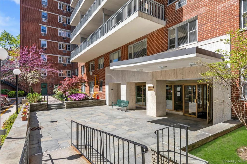 52-30 39 Drive # 1g, Woodside