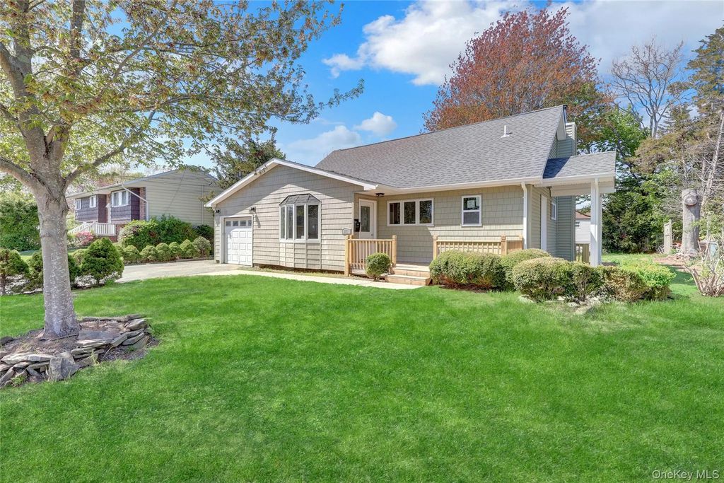 339 Barton Avenue, East Patchogue