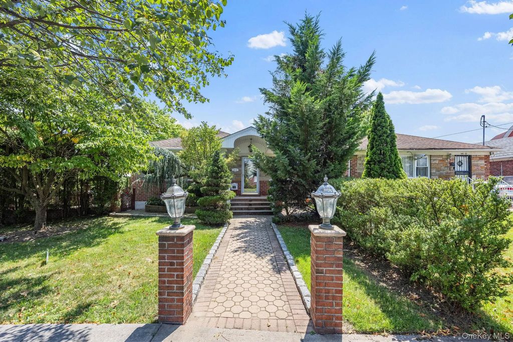 14118 14th Avenue, Whitestone