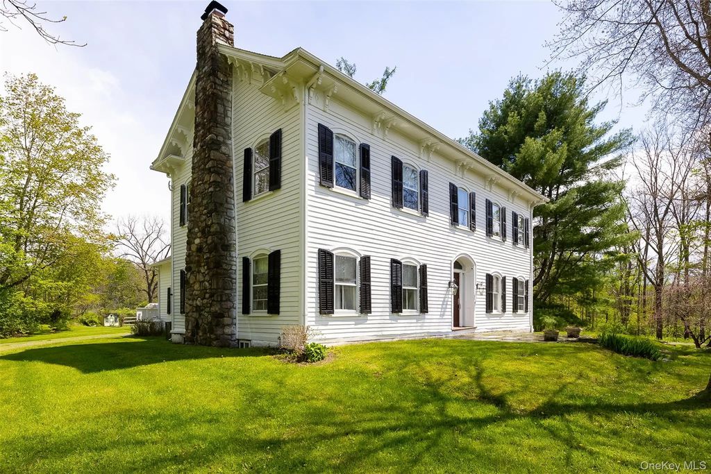5548 Route 82, Clinton Corners