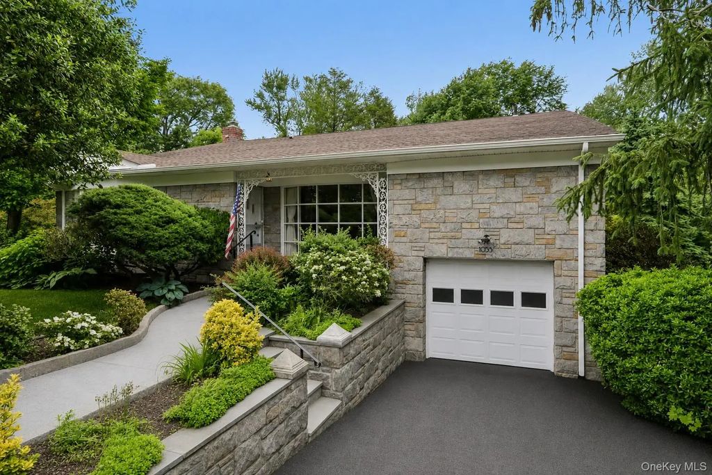 1055 Mamaroneck Avenue, White Plains