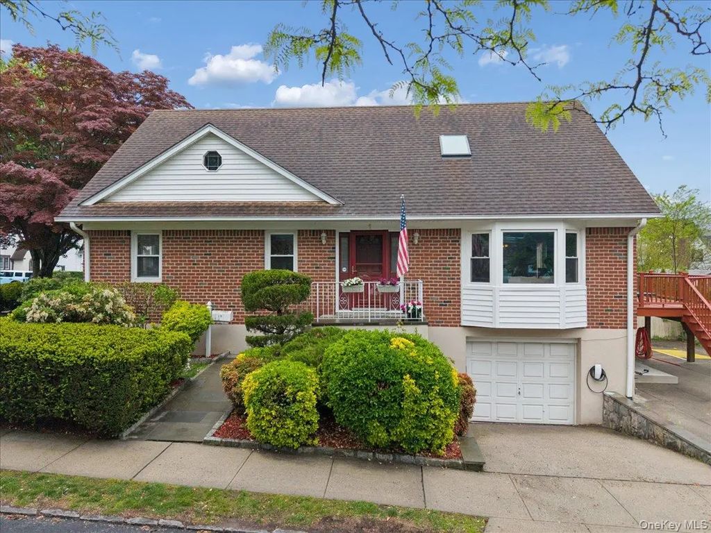 1 Allen Place, Bronxville